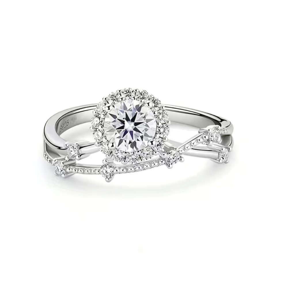 Gorgeous 1CT Sterling Silver Moissanite Ring - Picture 6 of 6